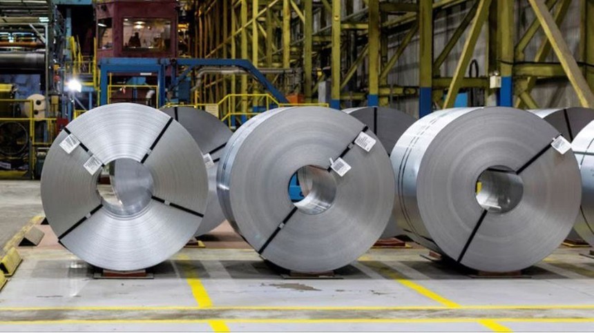 Các cuộn thép tại nhà máy ở Ontario, Canada. Ảnh minh hoạ: REUTERS/TTXVN