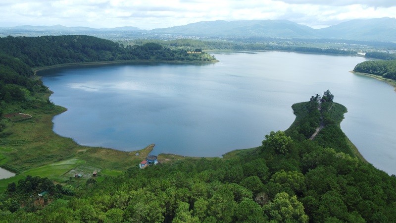 Khu du lịch Biển Hồ được định hướng du lịch văn hoá tâm linh.