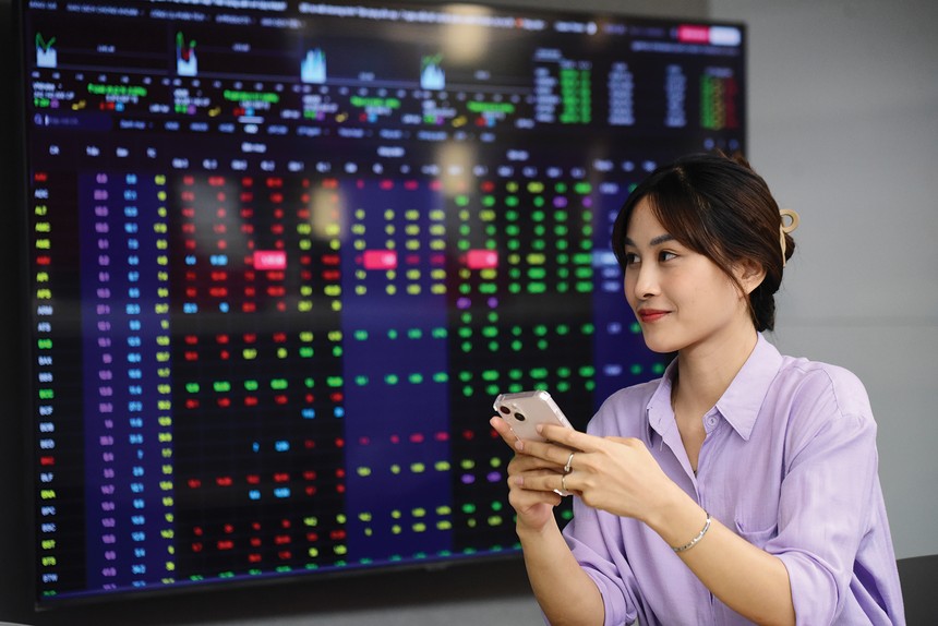 Những phiên giao dịch có thanh khoản lên tới 70.000 tỷ đồng xuất hiện liên tục trên sàn HOSE trong thời gian gần đây