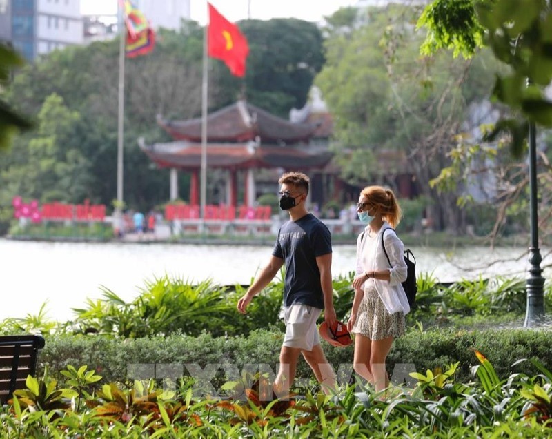 Lượng khách đến Hà Nội dịp kỷ niệm 80 năm Cách mạng Tháng Tám và Quốc khánh 2/9 tăng đột biến. Ảnh: TTXVN.