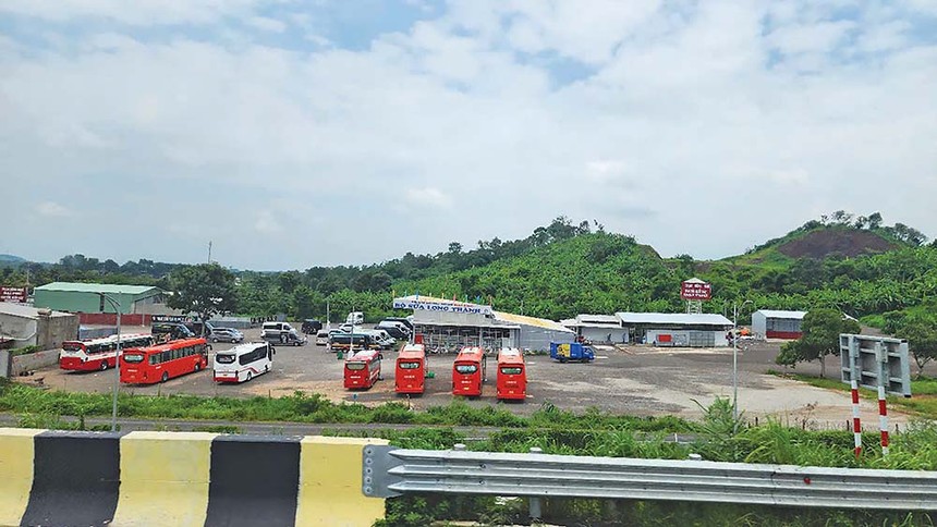 Trạm dừng nghỉ tạm trên cao tốc Dầu Giây - Phan Thiết. 