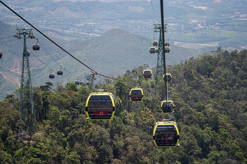 Cáp treo Bà Nà báo lãi hơn 846 tỷ đồng trong 6 tháng đầu 2025