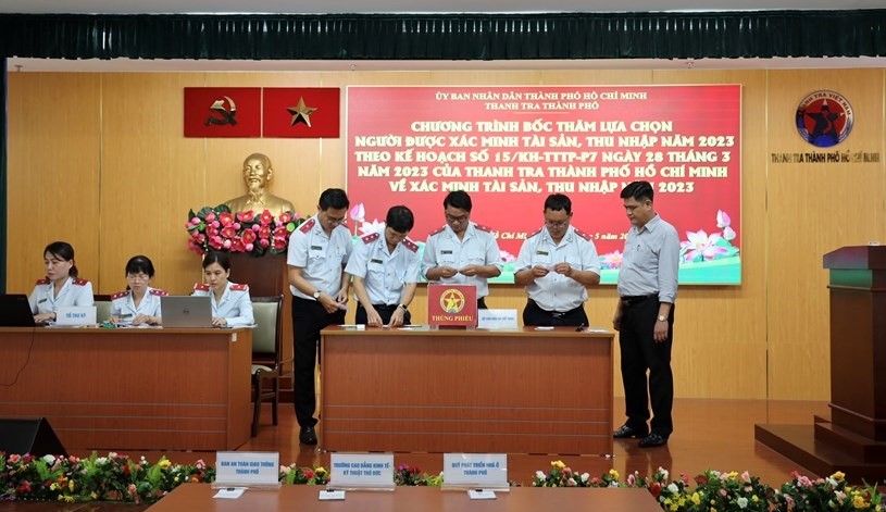 Thanh tra TPHCM thực hiện bốc thăm xác minh tài sản