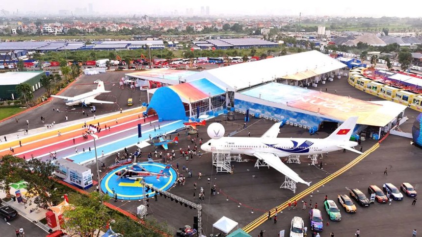 Toàn cảnh phân khu triển lãm "Khát vọng bầu trời".