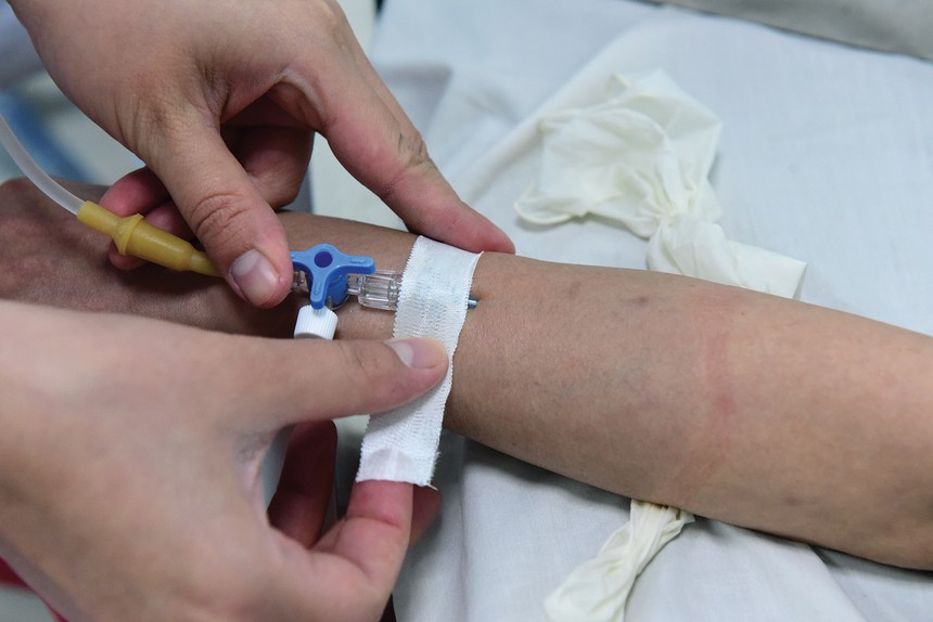 Điều trị bệnh ung thư luôn rất tốn kém