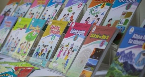 Thống nhất một bộ sách giáo khoa trên toàn quốc: Mở lối cho giáo dục công bằng 
