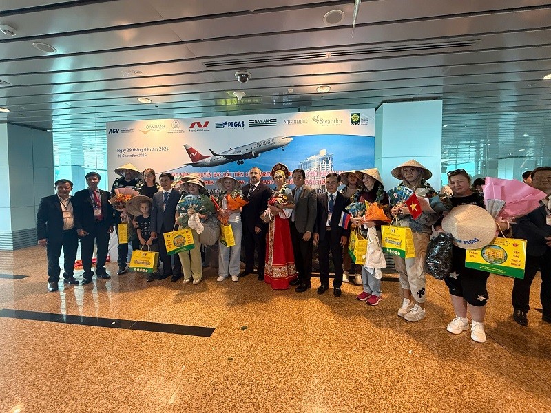 Sự trở lại của du khách Nga sau gần 5 năm ngừng khai thác là tín hiệu tích cực đối với ngành du lịch tỉnh Khánh Hòa. Ảnh: T.X 