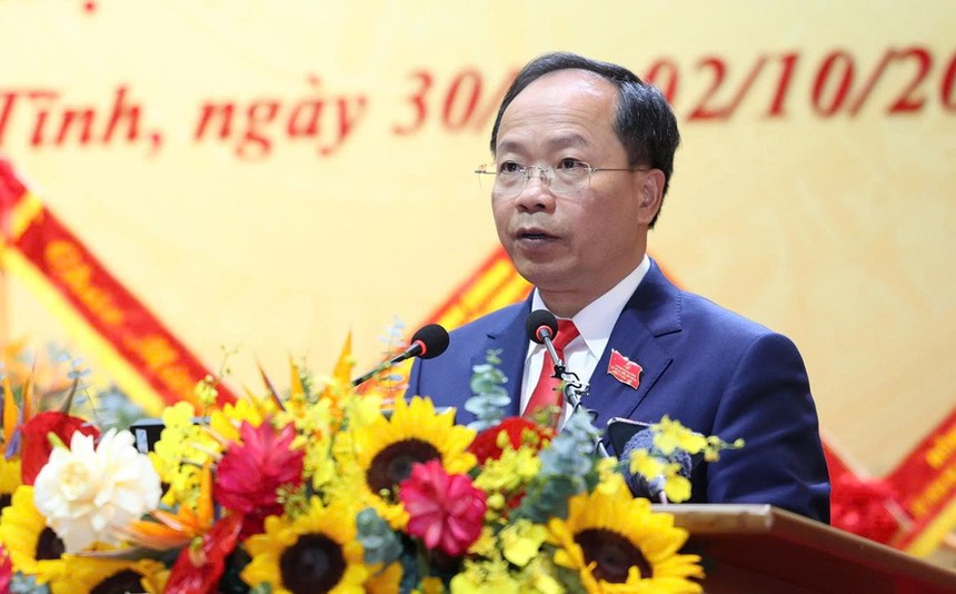 Ông Nguyễn Duy Lâm, Bí thư Tỉnh ủy trình bày tóm tắt báo cáo chính trị.