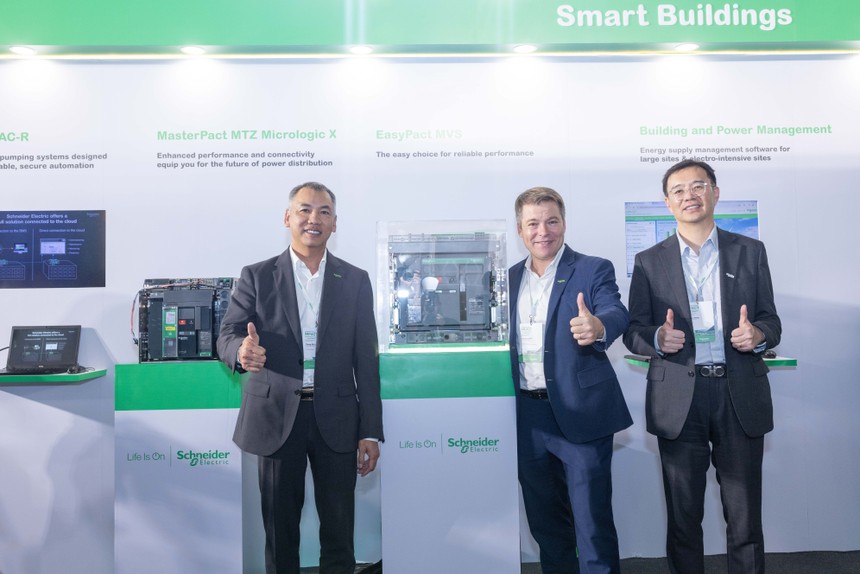 Schneider Electric ra mắt EasyPact MVS: Giải pháp máy cắt không khí thế hệ mới