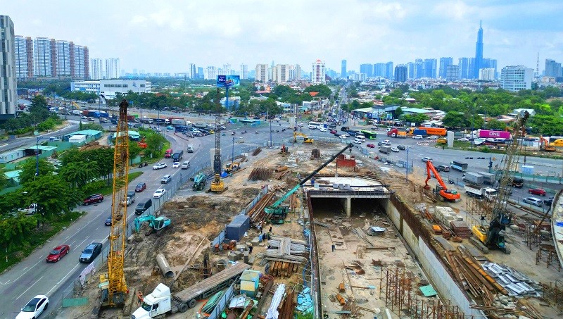 Nút giao An Phú đang được đẩy nhanh tiến độ để hoàn thành vào năm 2026 - Ảnh: Lê Toàn