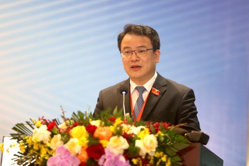 Thứ trưởng Bộ Tài chính Trần Quốc Phương trả lời câu hỏi của báo chí tại cuộc họp báo.