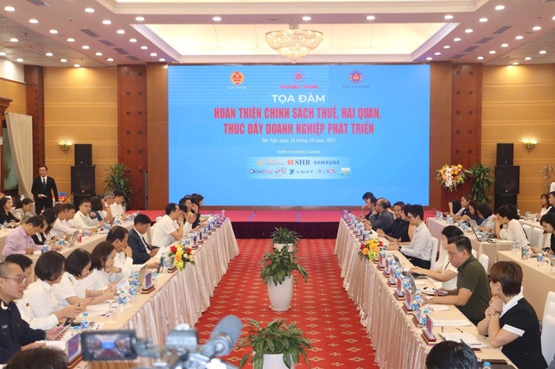 Toàn cảnh tọa đàm.