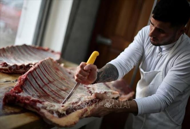 Thịt bò được bán ở cửa hàng tại Buenos Aires, Argentina ngày 10/6/2024. Ảnh: REUTERS/TTXVN