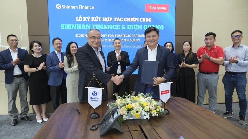 Shinhan Finance hợp tác cùng Điện Quang Solar thúc đẩy tài chính xanh và năng lượng bền vững