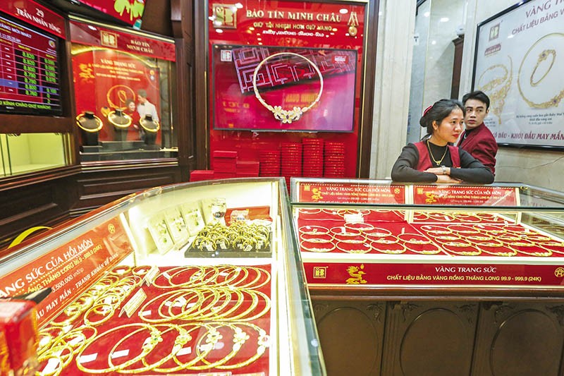 Giá vàng cao ảnh hưởng rất lớn đến tín dụng. Ảnh: Đức Thanh 