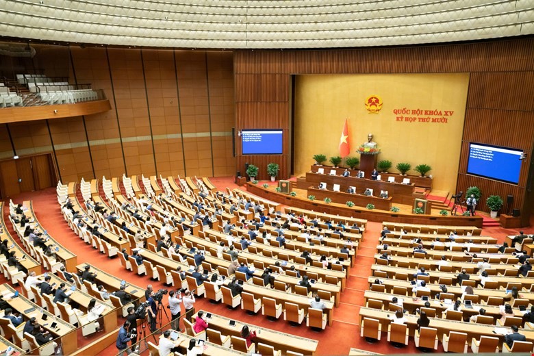 Một phiên họp toàn thể tại Kỳ họp thứ 10 của Quốc hội. 