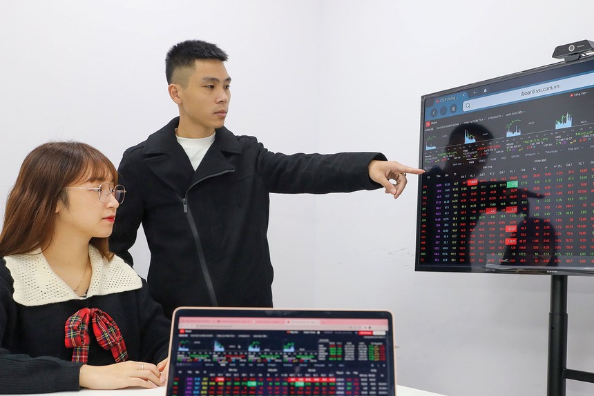 Dòng tiền đang thăm dò vùng đáy ngắn hạn của VN-Index