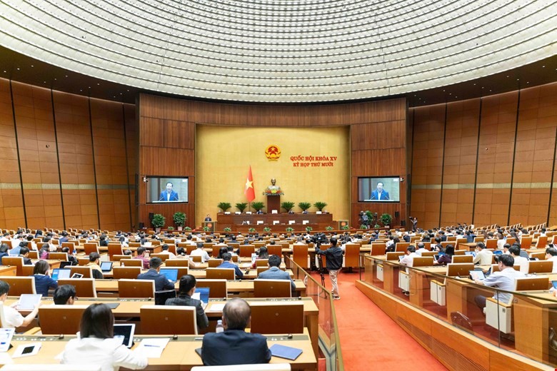 Một phiên họp toàn thể tại Kỳ họp thứ 10 của Quốc hội. 