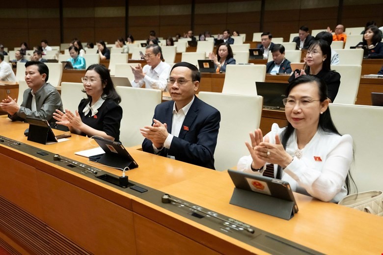 Các đại biểu tại Nghị trường sáng nay. 