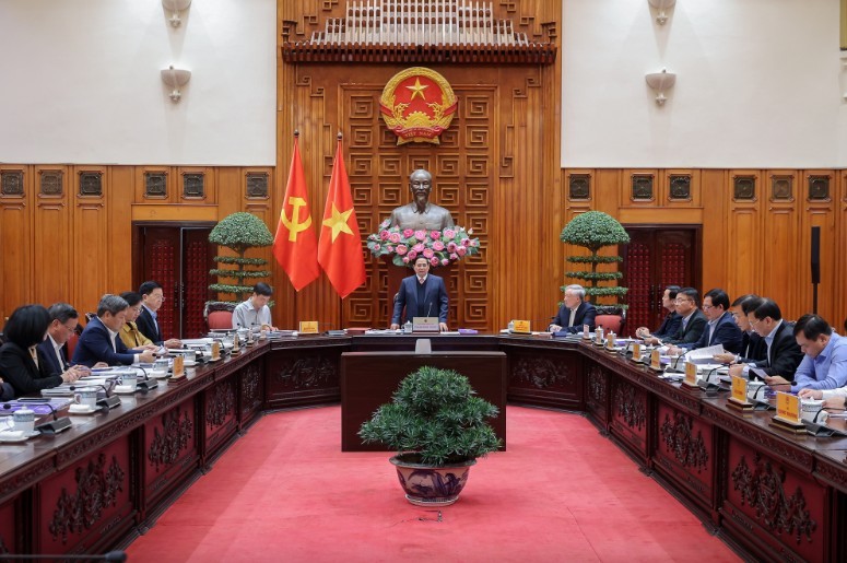 Thủ tướng Chính phủ Phạm Minh Chính chủ trì cuộc làm việc của Thường trực Chính phủ với lãnh đạo các bộ ngành và thành phố Hà Nội để cho ý kiến, góp ý về các định hướng lớn quy hoạch Hà Nội - Ảnh: VGP.