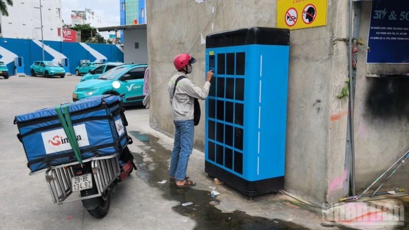 Một tủ đổi pin xe máy điện tại TP.HCM