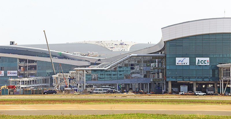 Đẩy mạnh đầu tư công là trụ cột quan trọng để tăng trưởng kinh tế 2 con số. Trong ảnh: Dự án sân bay Long Thành đang khẩn trương hoàn thiện 