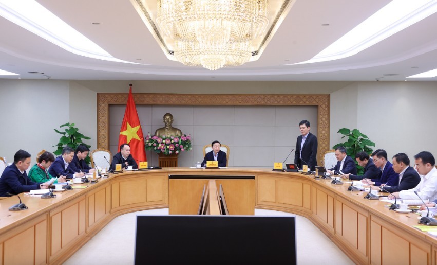 Phó Thủ tướng Trần Hồng Hà chủ trì cuộc họp nghe báo cáo dự án đầu tư đoạn tuyến cao tốc Sơn La - Điện Biên - Cửa khẩu Tây Trang, giai đoạn 1 - Ảnh: VGP.