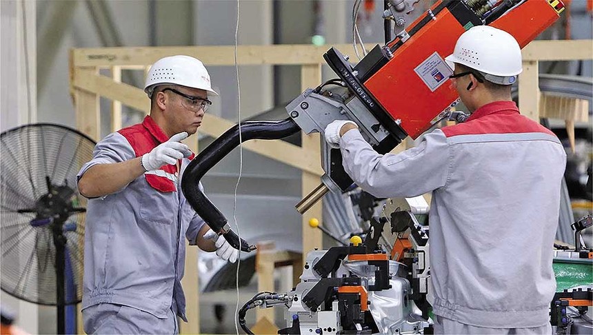 Nền kinh tế Việt Nam tăng trưởng cao hay thấp, bền vững hay không đang phụ thuộc rất lớn vào tốc độ và chất lượng cải cách, trước hết là cải thiện môi trường đầu tư, kinh doanh (Ảnh: Đức Thanh) 