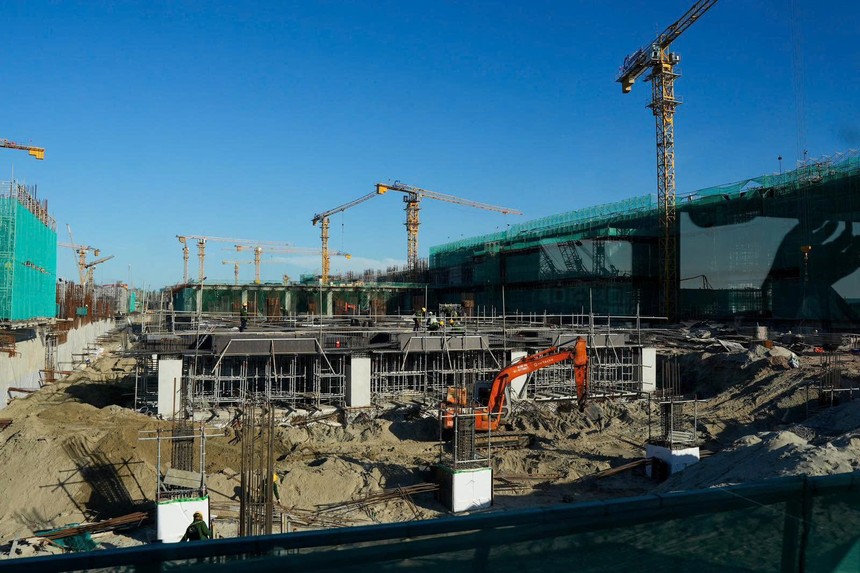 Thi công các hạng mục bê tông cốt thép tại Nhà ga T2 - Cảng hàng không quốc tế Phú Quốc. 