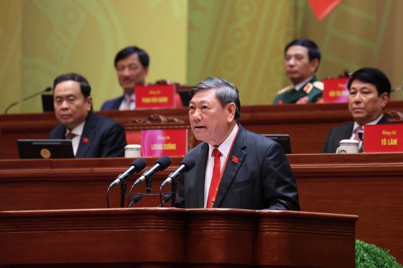 Phó Chủ nhiệm Thường trực Ủy ban Kiểm tra Trung ương Trần Văn Rón trình bày tham luận - Ảnh: TTXVN. 