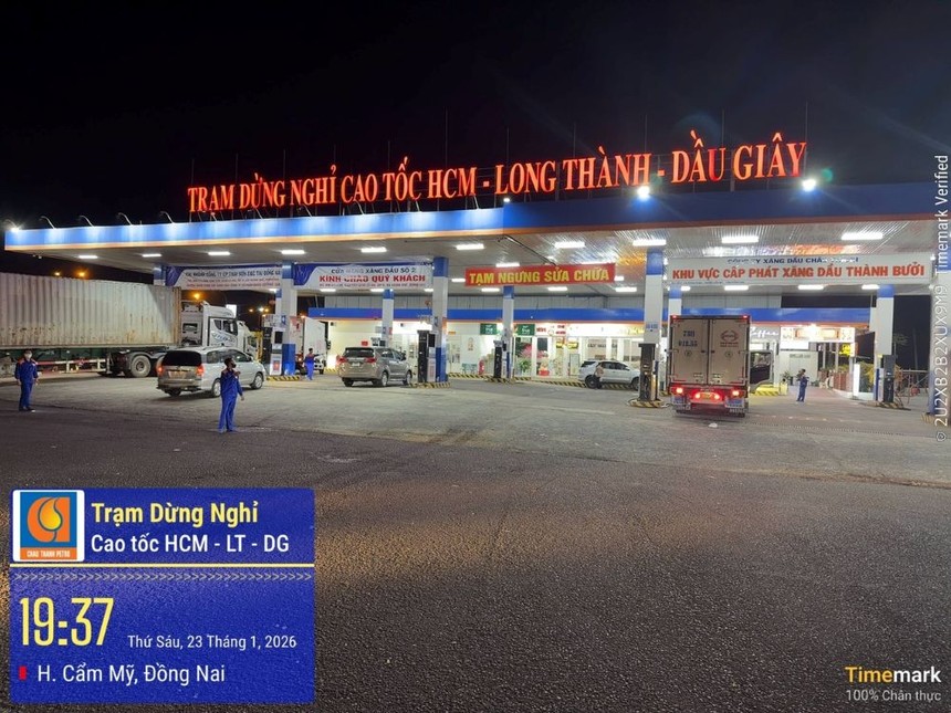 Công ty TNHH TMDV xăng dầu Châu Thành đã căng biển tạm ngưng kinh doanh xăng dầu tại trạm dừng nghỉ trên cao tốc TP.HCM – Long Thành – Dầu Giây. 