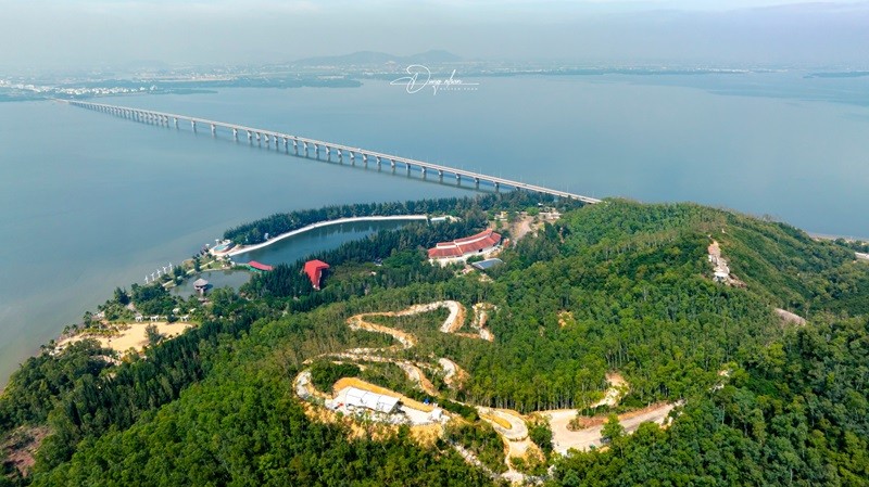 Vị trí thực hiện dự án nằm liền kề Khu du lịch Cửa Biển (Seagate) do Công ty TNHH Dịch vụ du lịch Quốc Thắng làm chủ đầu tư. Ảnh: Dũng Nhân. 