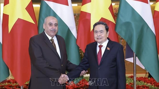 Chủ tịch Quốc hội Trần Thanh Mẫn và Chủ tịch Hạ viện Vương quốc Hashemite Jordan Mazen Turki El Qadi. Ảnh: Doãn Tấn/TTXVN.