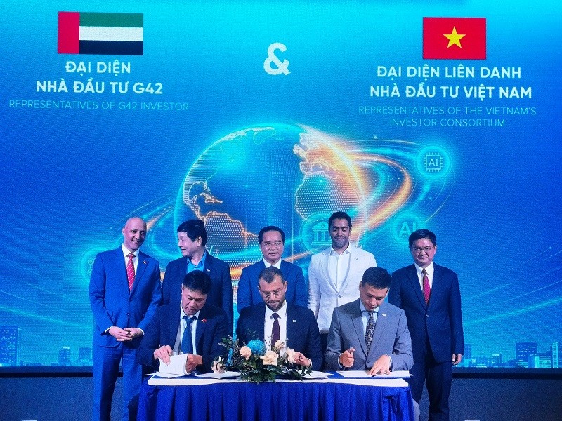 Lễ ký kết có sự chứng kiến của Chủ tịch UBND TP.HCM Nguyễn Văn Được và lãnh đạo Thành phố - Ảnh: T.T