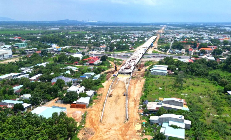 Dự án đường 991B chậm tiến độ do vướng giải phóng mặt bằng - Ảnh: Đ.K