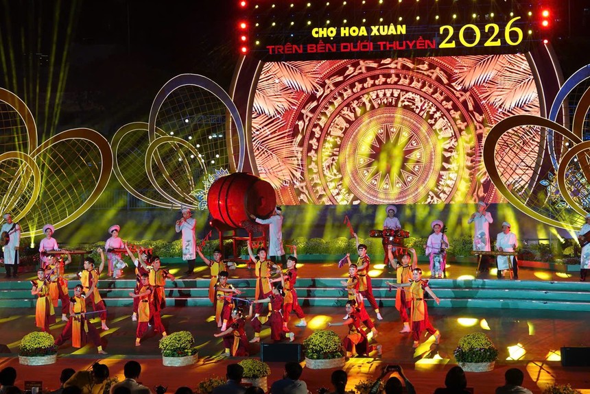 Khai mạc chợ hoa “Trên bến dưới thuyền” 2026: Sắc xuân rộn ràng bến Bình Đông 