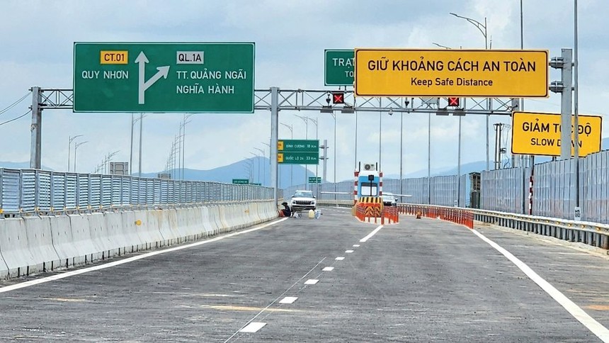 Một đoạn cao tốc Quảng Ngãi - Hoài Nhơn. 