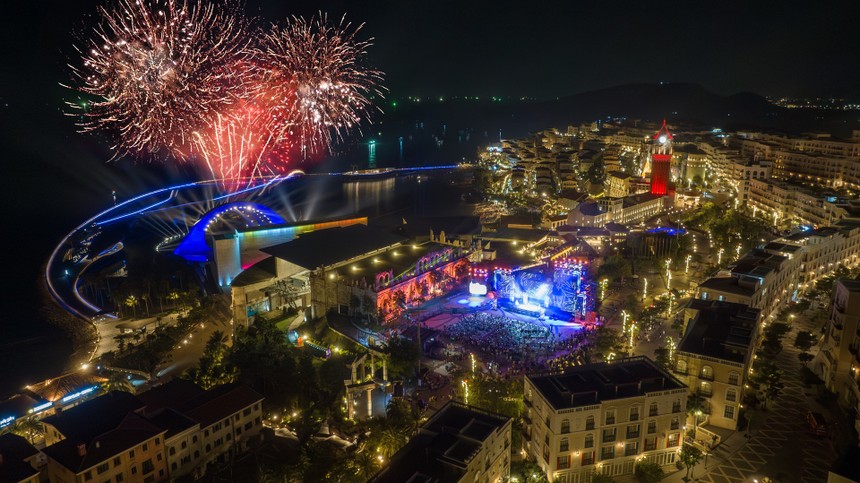 Các hoạt động vui chơi, giải trí về đêm tại Nam Phú Quốc được ví như “thỏi nam châm” hút khách tới đảo Ngọc. Ảnh: Ánh Dương.