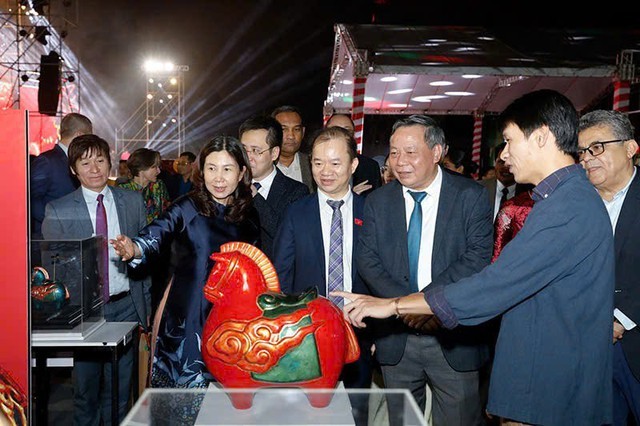 Chương trình “Happy Tết 2026” tổ chức từ ngày 6/2 đến 10/2/2026 tại Trung tâm Hoàng Thành Thăng Long đã thu hút hơn 10.000 lượt khách với gần 30 hoạt động trải nghiệm.