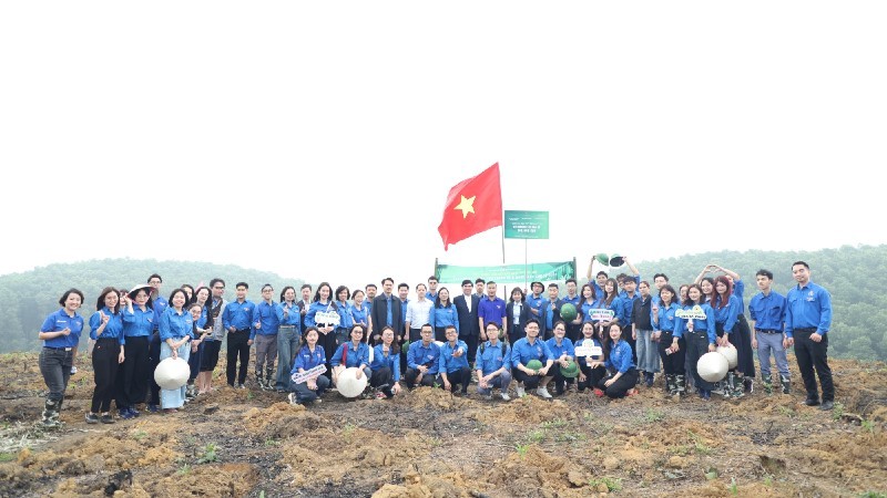 Mở đầu Tháng Thanh niên 2026, Đoàn Thanh niên Bộ Tài chính gieo sắc xanh nơi đồi trọc 