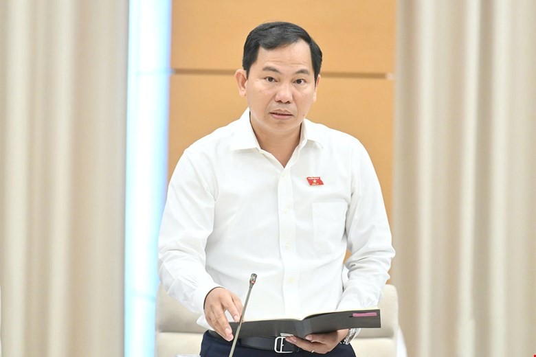 Tổng thư ký Quốc hội, Chủ nhiệm văn phòng Quốc hội, Chánh văn phòng Hội đồng bầu cử quốc gia Lê Quang Mạnh. 