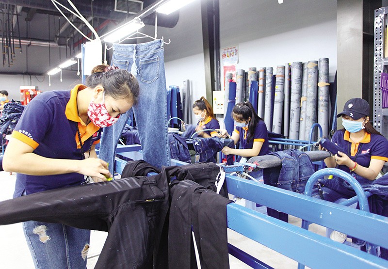 Các doanh nghiệp đã có một khởi đầu tích cực trong năm 2026. Trong ảnh: Sản xuất hàng xuất khẩu tại Công ty Dệt may Phong Phú. Ảnh: L.T