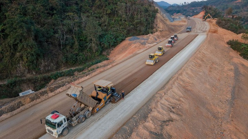 Thi công Dự án cao tốc Đồng Đăng - Trà Lĩnh. 