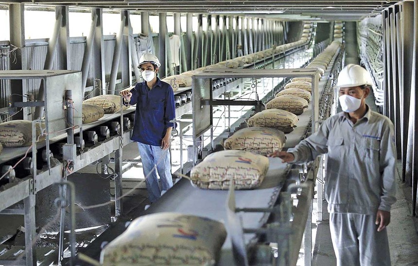 Xi măng là một trong những ngành chịu ảnh hưởng không nhỏ từ việc tăng giá xăng dầu