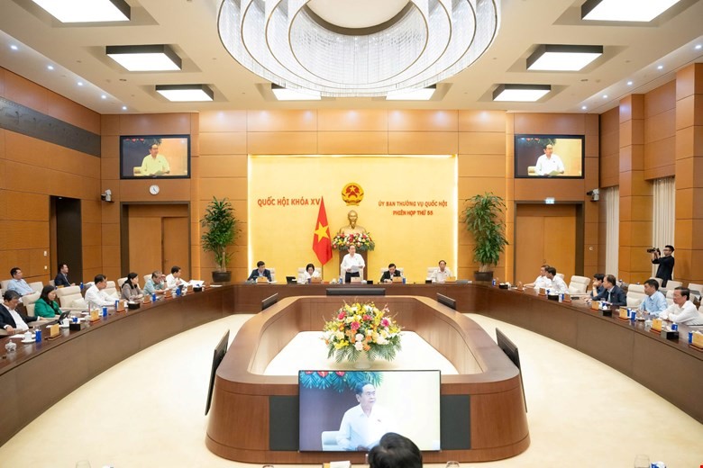 Phiên họp sáng 19/3 của Ủy ban Thường vụ Quốc hội. 