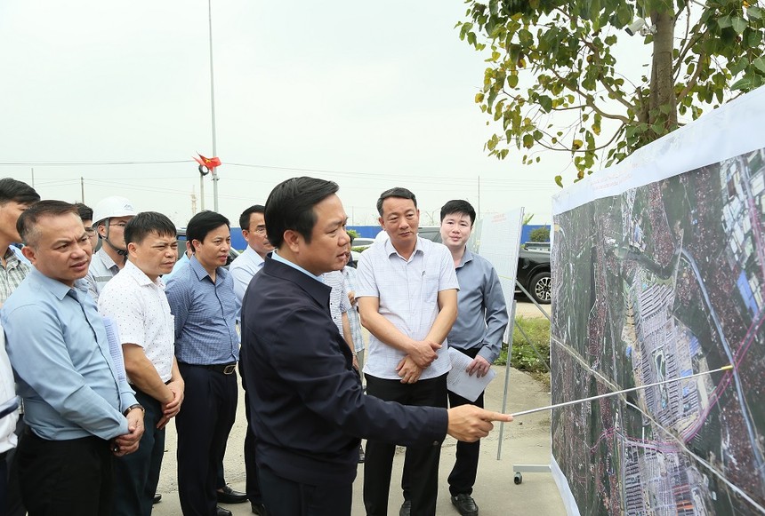 Chủ tịch UBND tỉnh Phạm Quang Ngọc kiểm tra tiến độ triển khai dự án đường Vành đai 3,5, đoạn từ ĐT.379 đến QL.5.