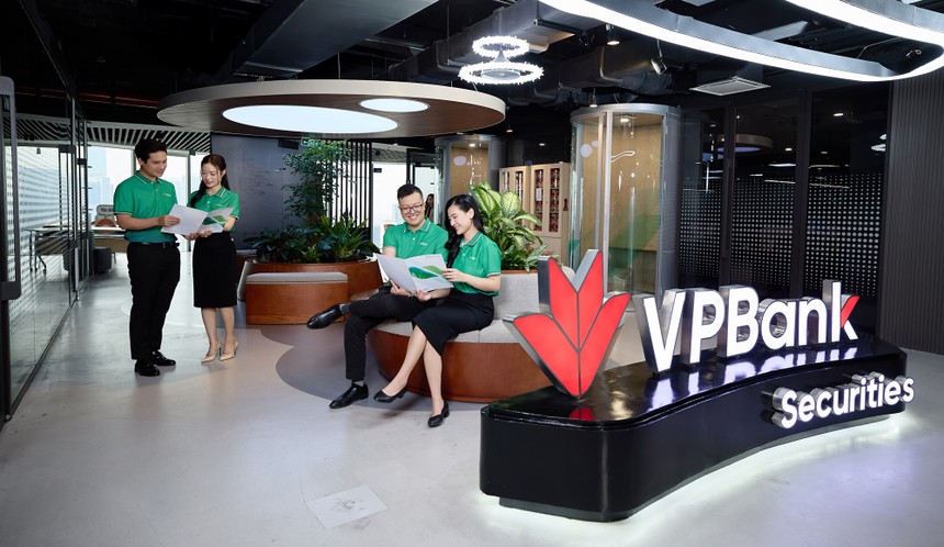 VPBankS năm nay đặt mục tiêu doanh thu 11.074 tỷ, lợi nhuận trước thuế 6.453 tỷ đồng, tương ứng tăng 39% và 44,2% so với thực hiện năm 2025