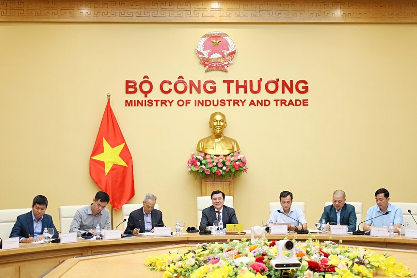 Lãnh đạo Bộ Công thương làm việc với đoàn doanh nghiệp Hội đồng Kinh doanh Mỹ - ASEAN tại trụ sở Bộ. 
