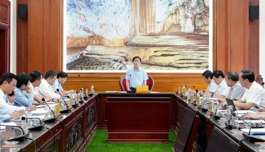 Bí thư Tỉnh ủy Quảng Trị Nguyễn Văn Phương phát biểu tại buổi làm việc.