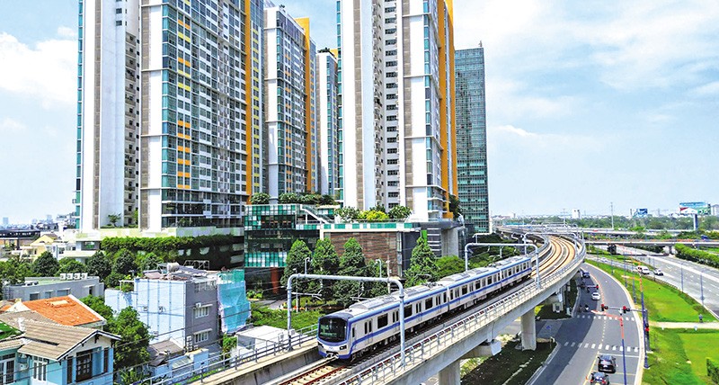 Việc triển khai tuyến Metro số 1 (Bến Thành - Suối Tiên) đem lại bài học quan trọng trong chiến lược phát triển hạ tầng giao thông đô thị của TP.HCM